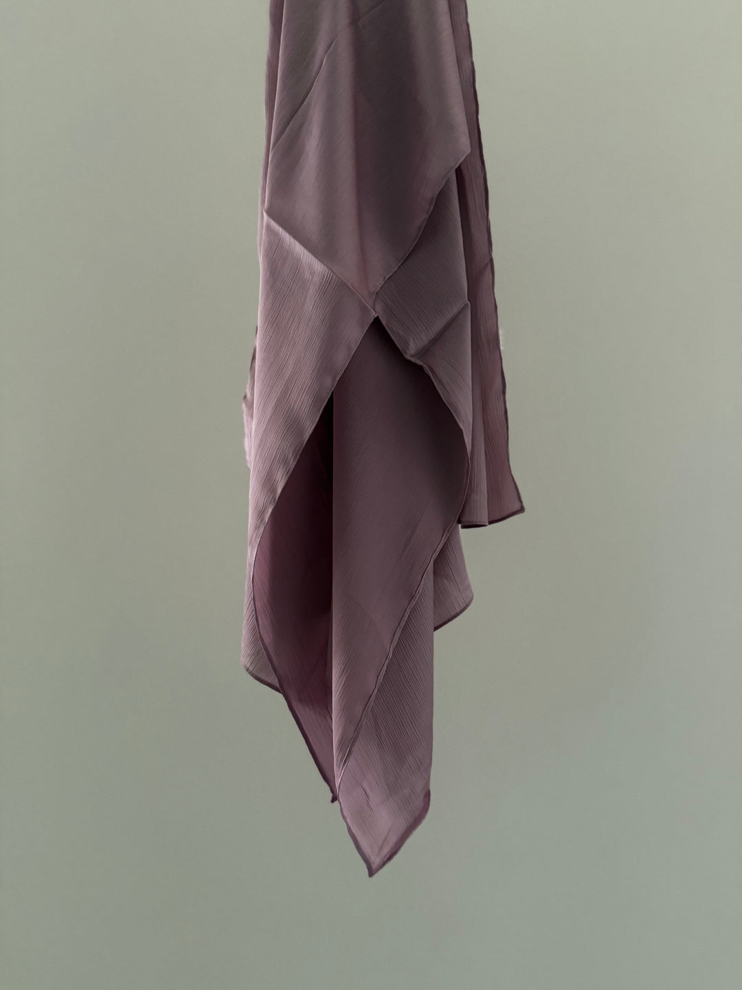Hijab satin texturé rayé