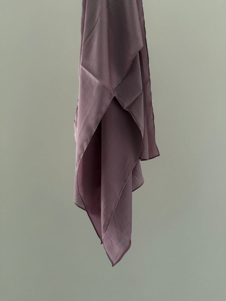 Hijab satin texturé rayé