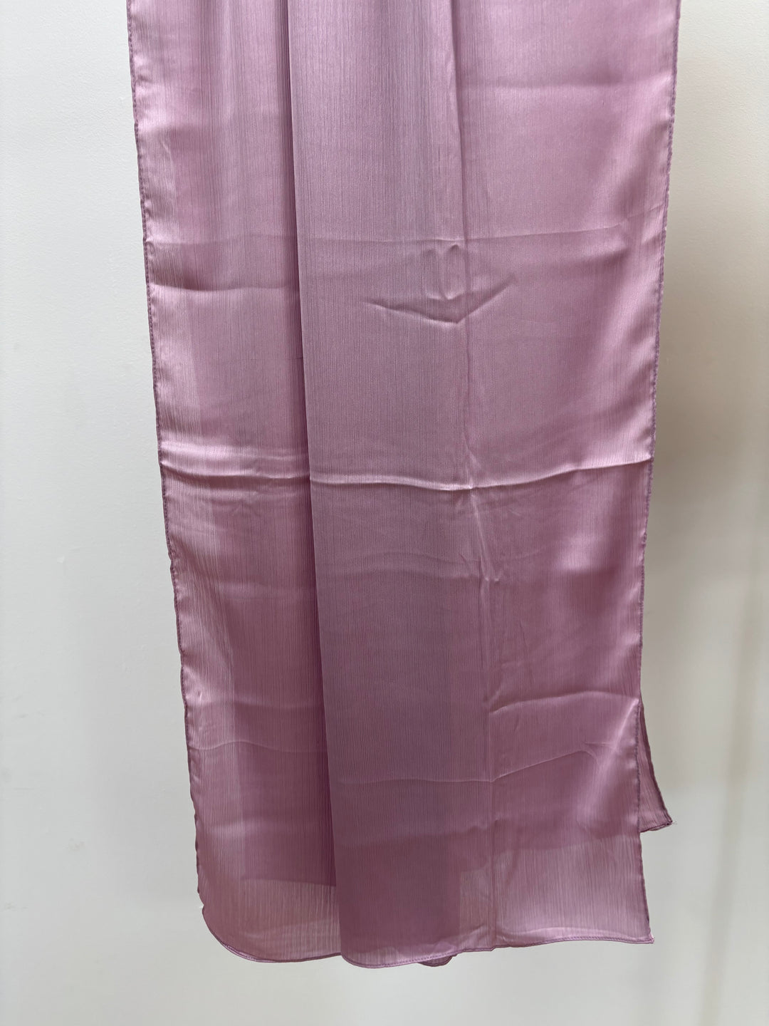 Hijab satin texturé rayé