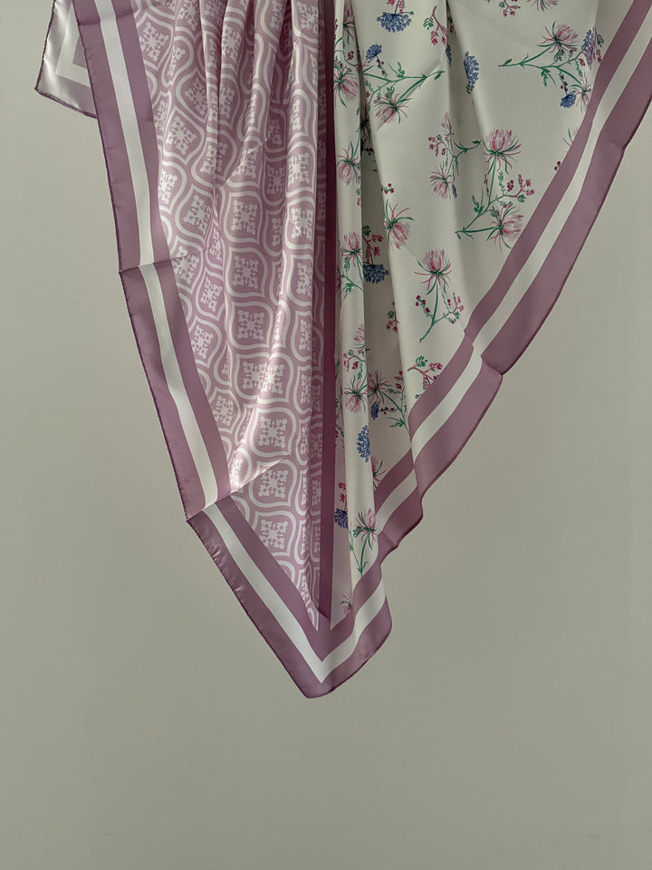 Hijab carré bi-face fleur monogramme