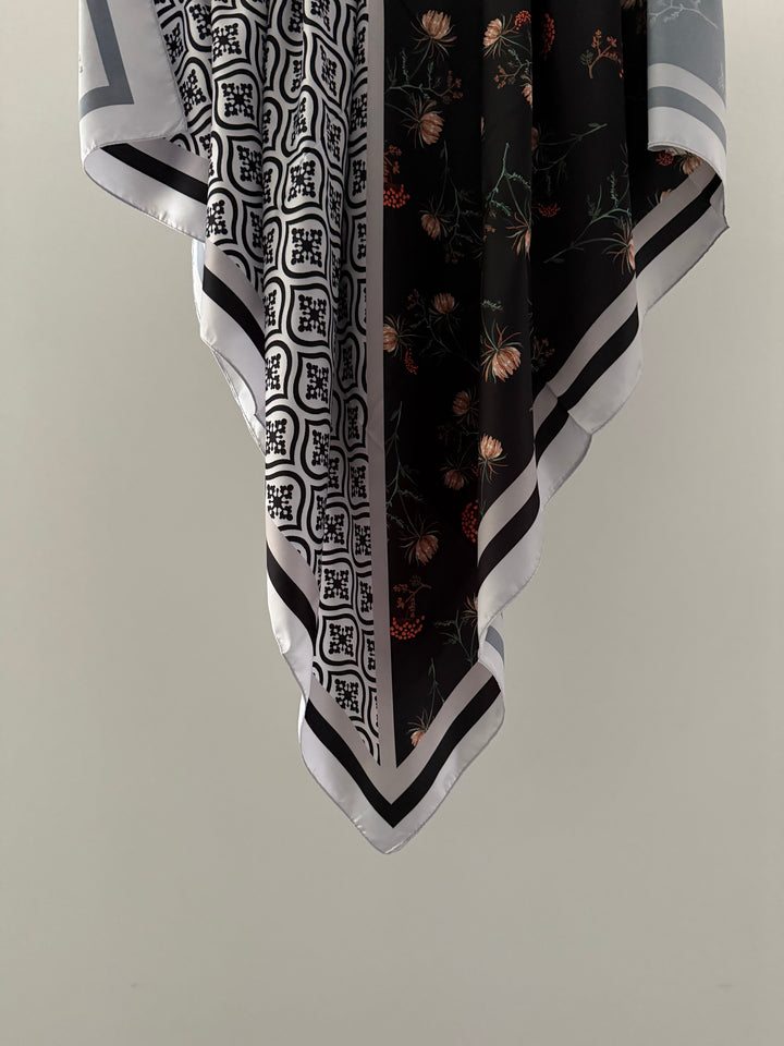 Hijab carré bi-face fleur monogramme