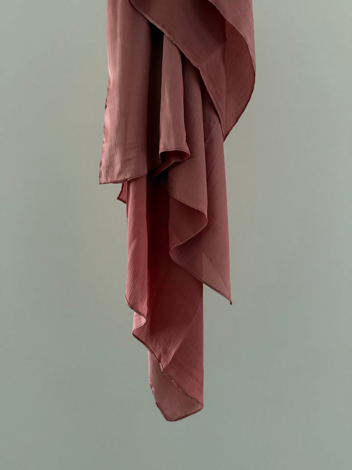 Hijab satin texturé rayé
