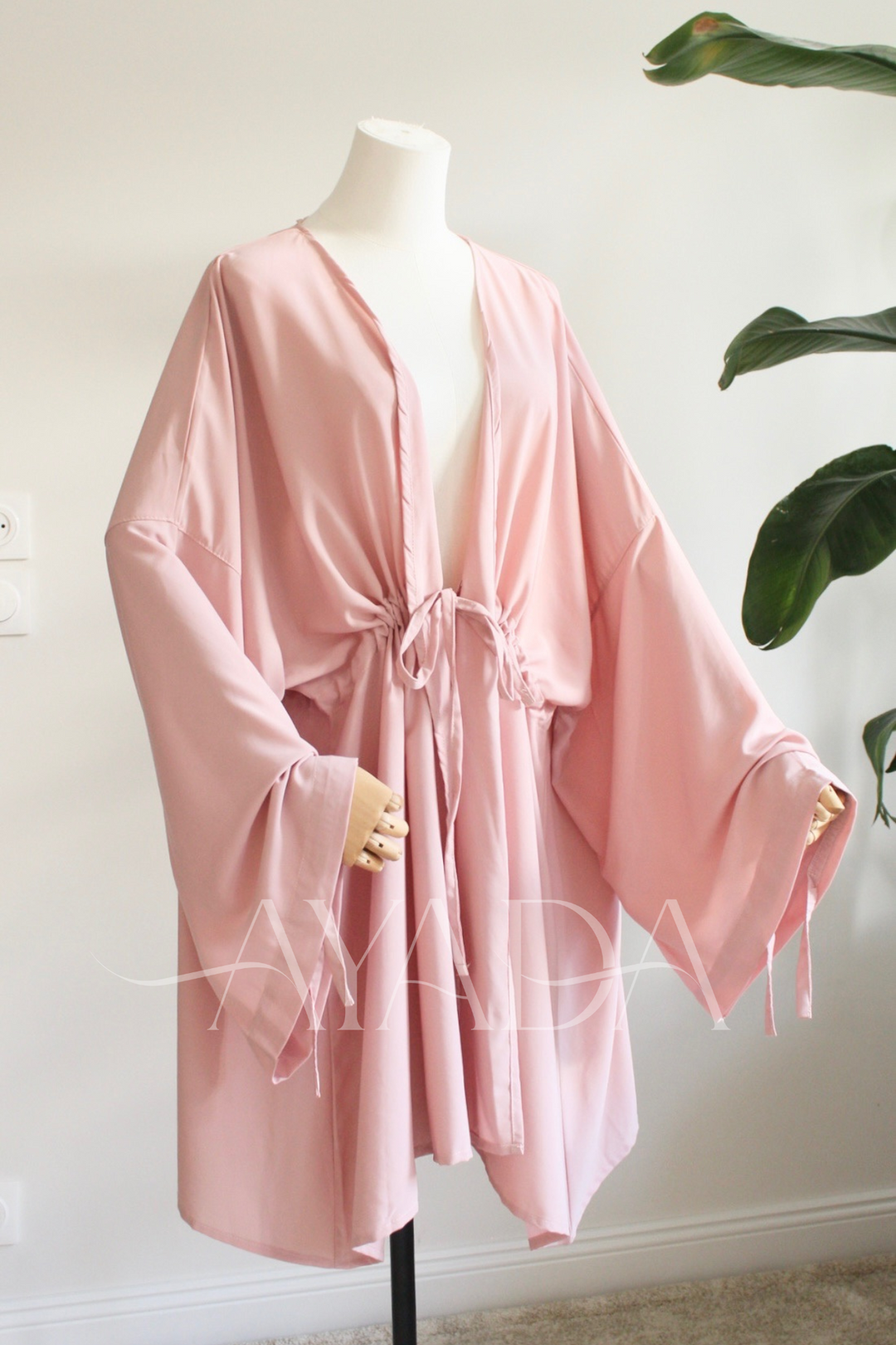 Kimono Saya Court