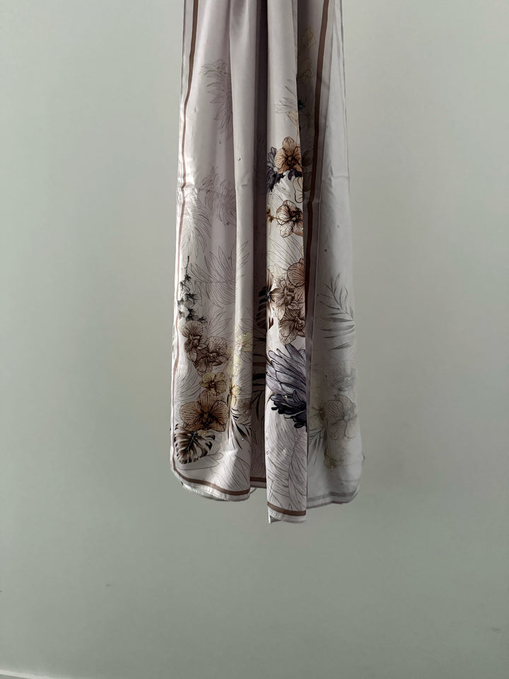 Hijab Satiné Strass motifs fleurs